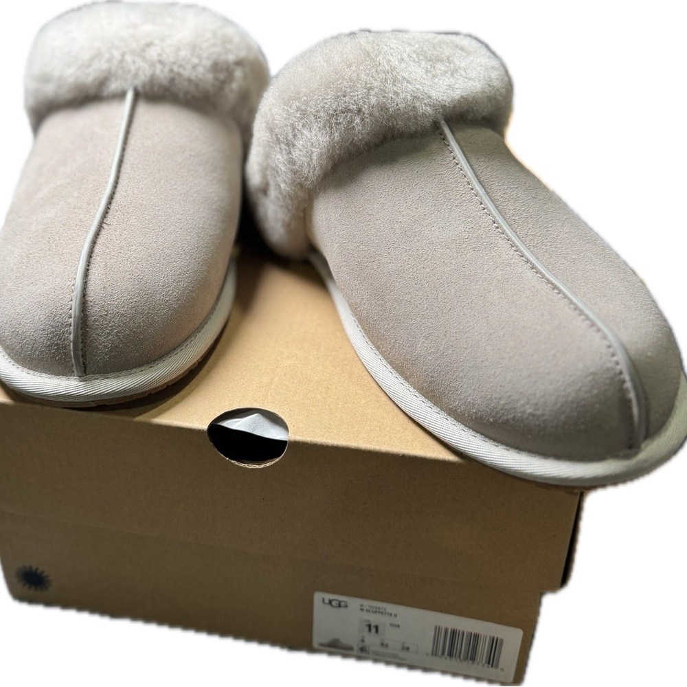 UGG Women's Soft Beige Slippers